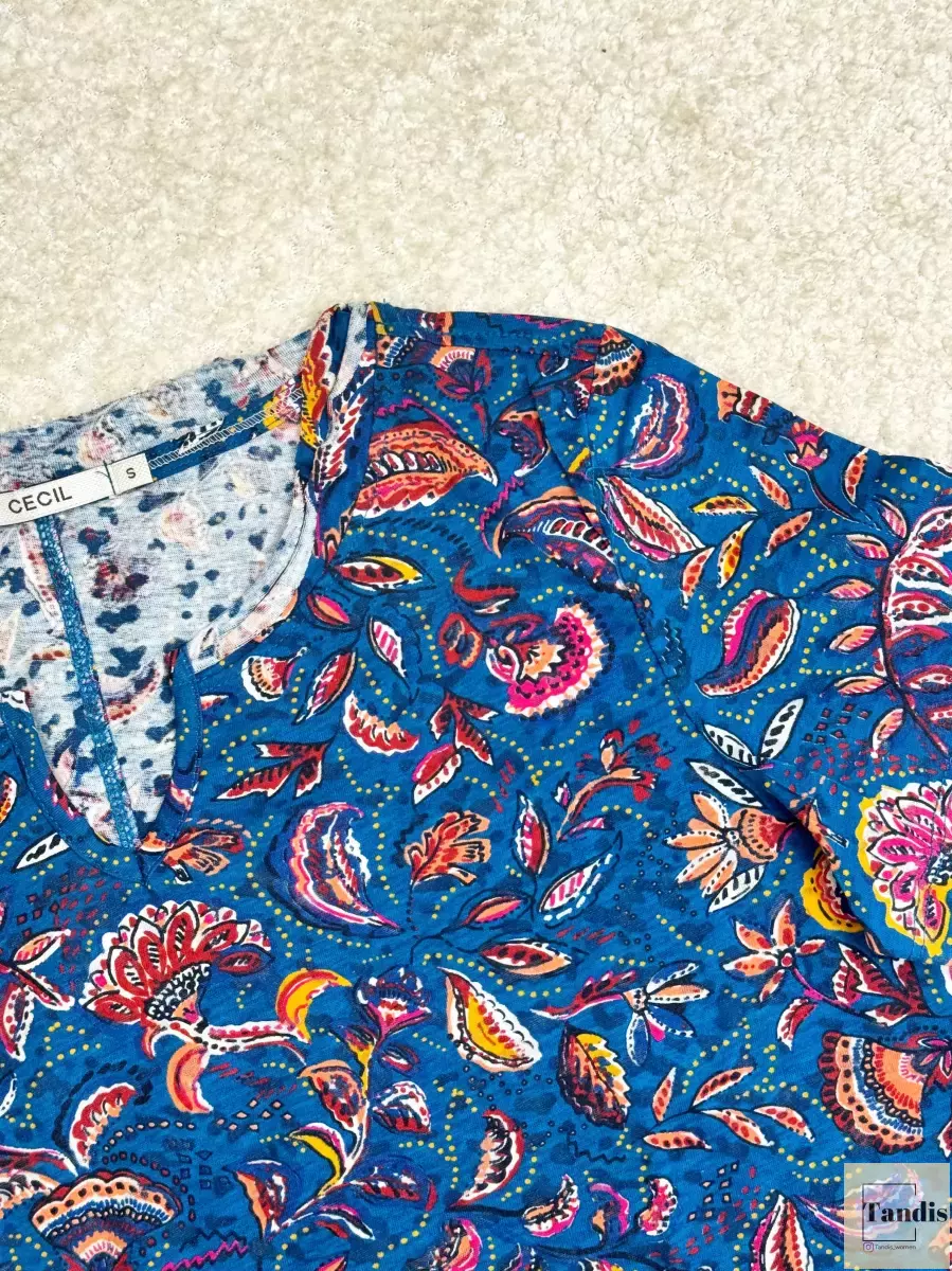 تیشرت آبی طرحدار سیسیل