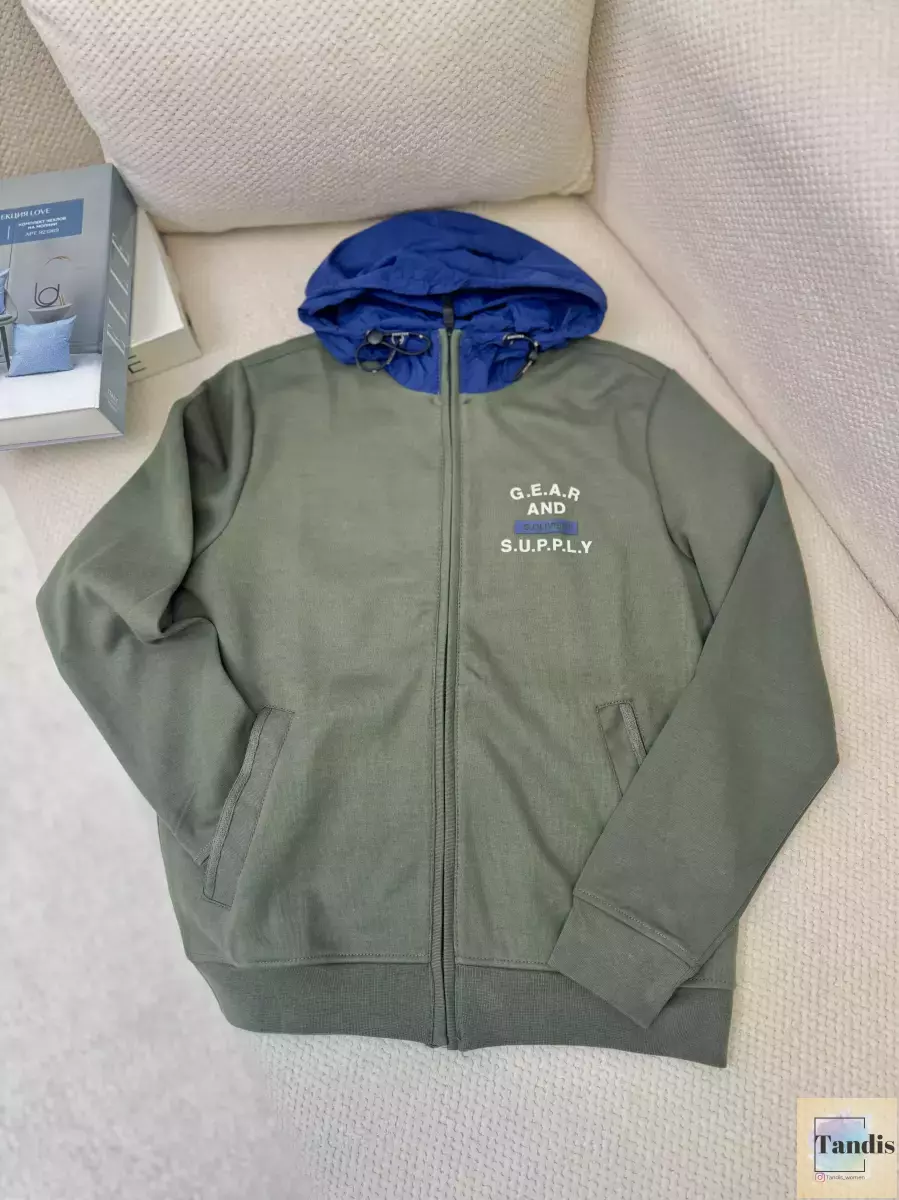 سویشرت سرمه ای و سبز s.oliver