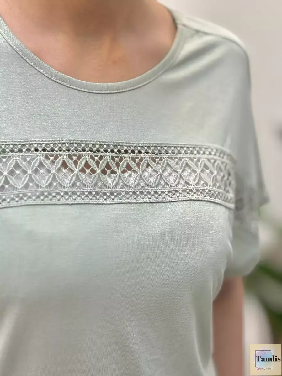 تیشرت گلدوزی شده only